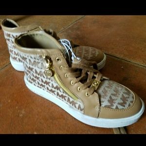 Michael Kors lauren high 2 tennis shoes size 5